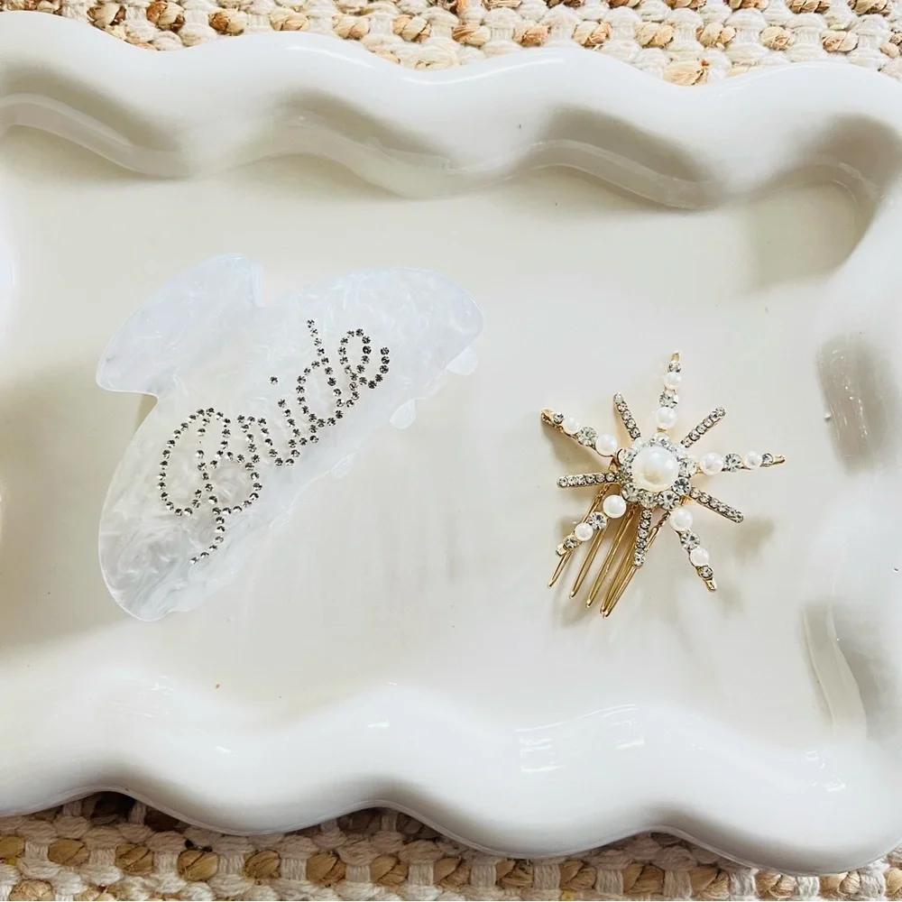 Bride rhinestone acrylic hair clip